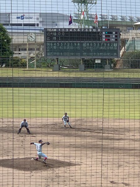 ２回裏守備　先発エースの投球の様子。